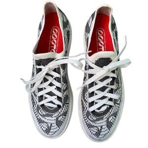 NEW PROTO IRIS D Men's Black & White Woven Logo Sneakers Size 9 /43